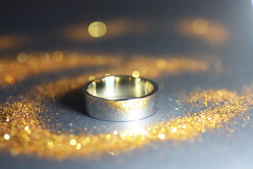 Handmade Classic wedding ring in White and Yellow Gold
